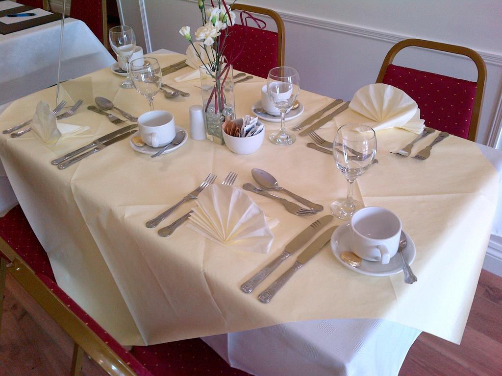 Emlyn Arms Bed & Breakfast Llanarthney Exterior foto